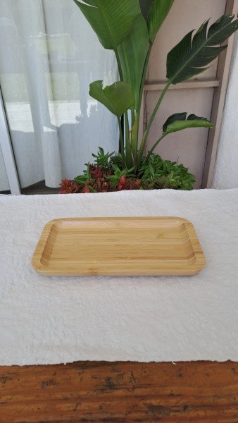 Bandeja de bambu mediana x1 unid.