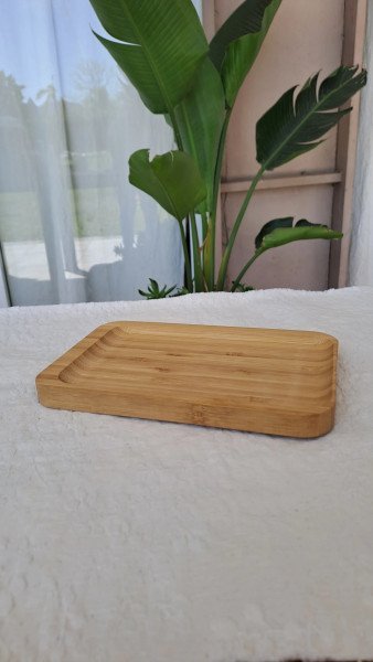 Bandeja rectangular de bambu chica x1unid.