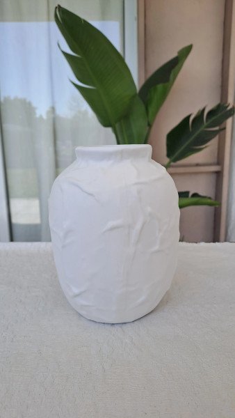 Florero de ceramica lineas blancas