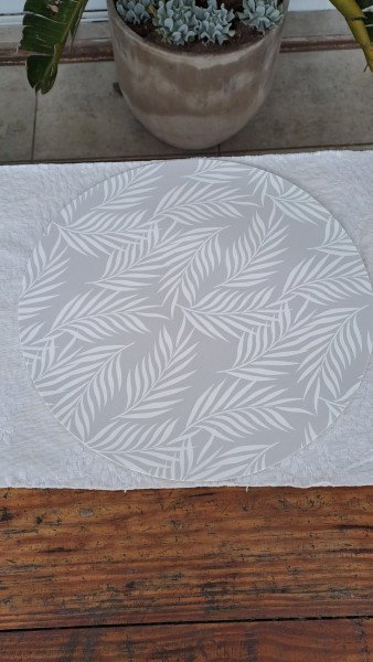 Individual circular de PVC helecho gris x6unid